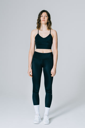 Attain Studios - Leggings in black with high-waisted design has a slight sculpting effect, made out of recycled material. 