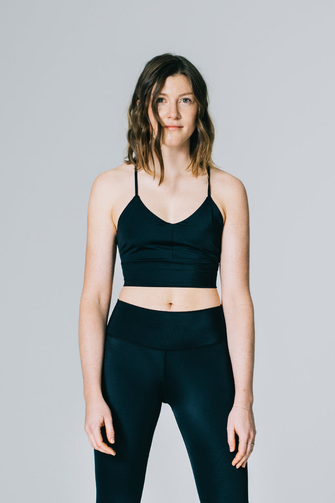 Attain Studios - Performance Sportbra for yoga or fitness in black, made out of recycled material. Size S